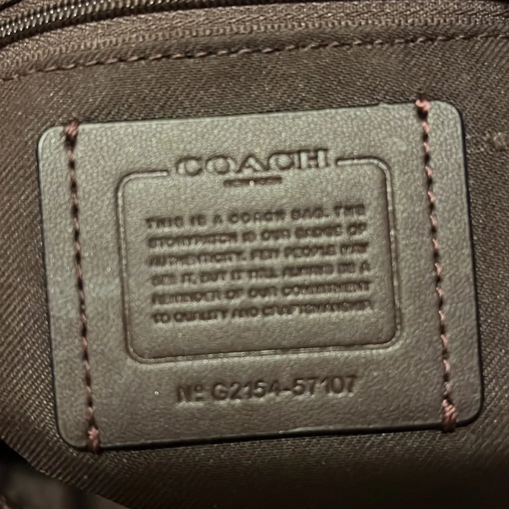 Ready for fall…Cute coach purse with gold chain strap. - Picture 2 of 3